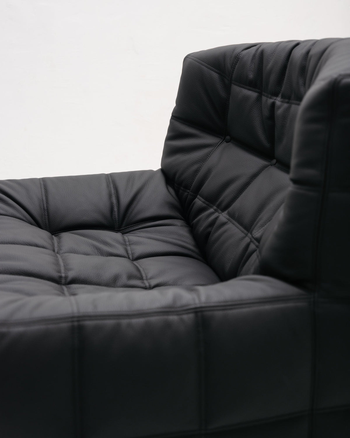 Black Leather Kashima 1-Seater by Michel Ducaroy for Ligne Roset