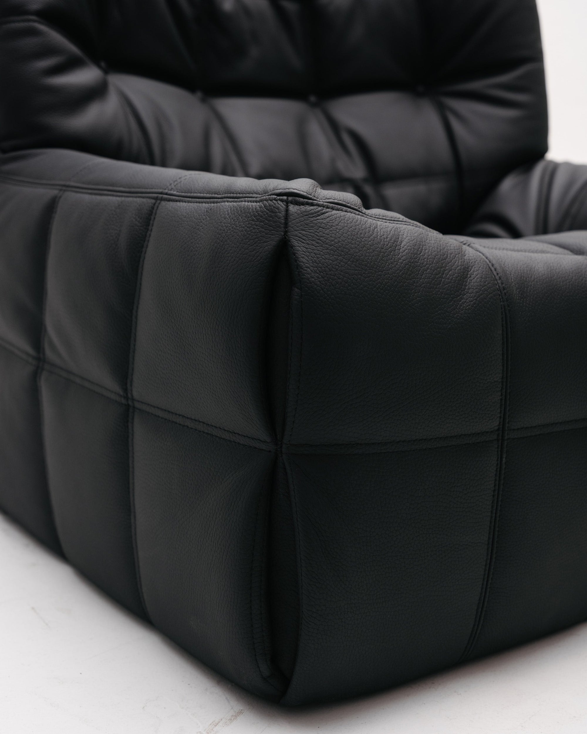Black Leather Kashima 1-Seater by Michel Ducaroy for Ligne Roset