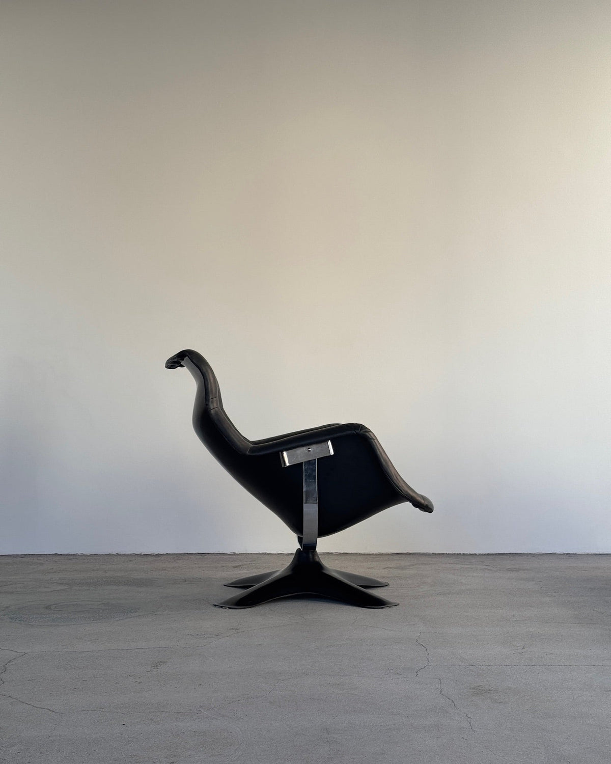 Black Karuselli Lounge Chair by Yrjö Kukkapuro