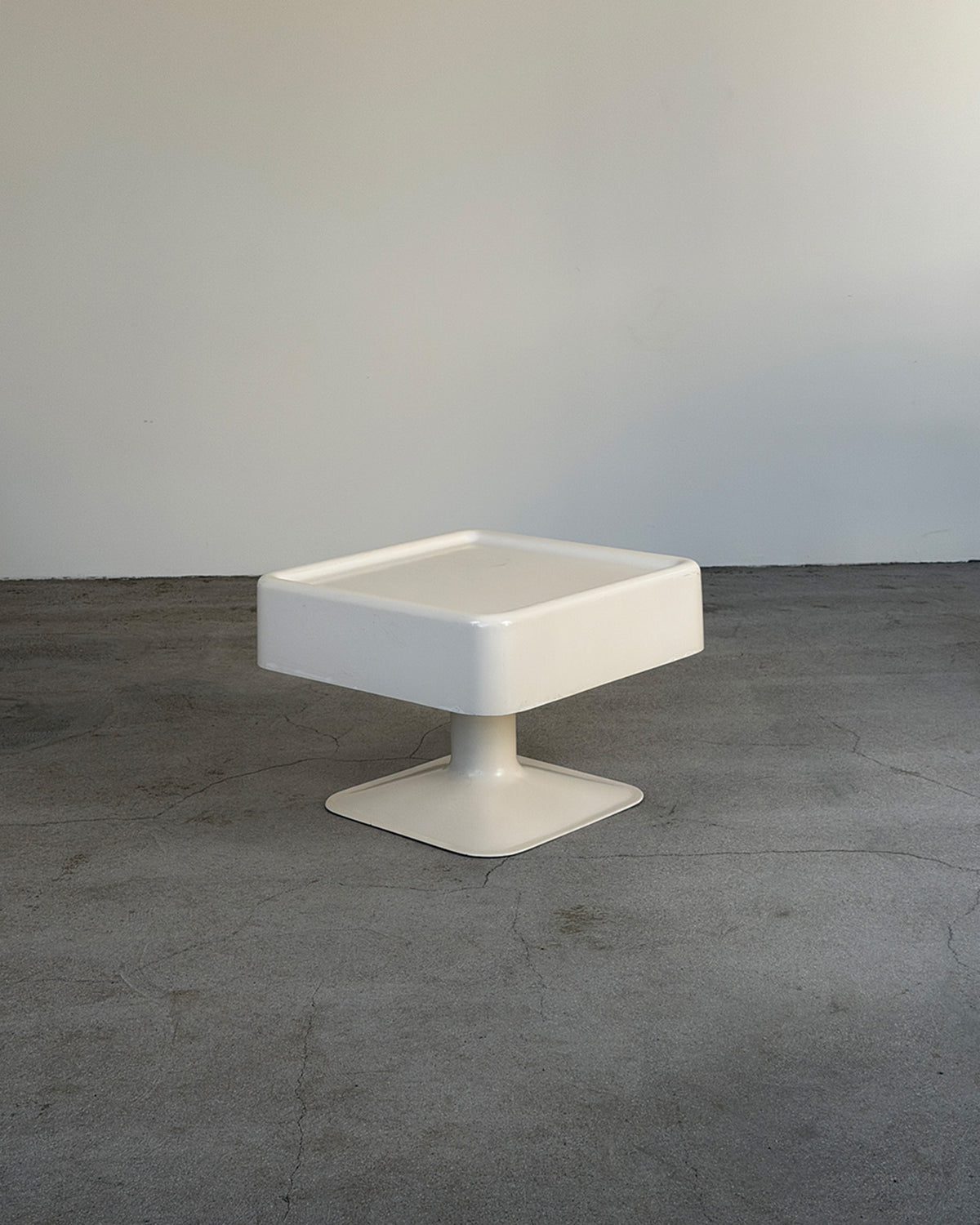 White Model 667 Side Table by Yrjö Kukkapuro for Haimi, Finland 1970s