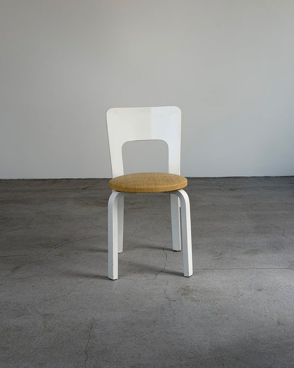 White Artek 66 Chair with Bast Cloth Seat by Alvar Aalto