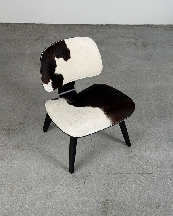 Cowhide 'LCW' Lounge Chair Wood by Charles & Ray Eames for Vitra