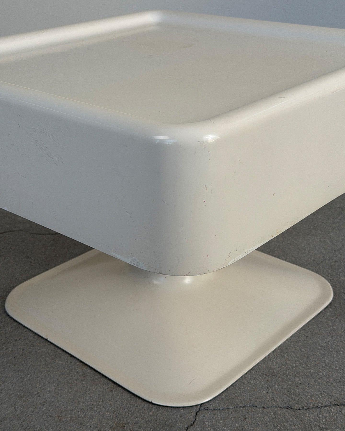 White Model 667 Side Table by Yrjö Kukkapuro for Haimi, Finland 1970s