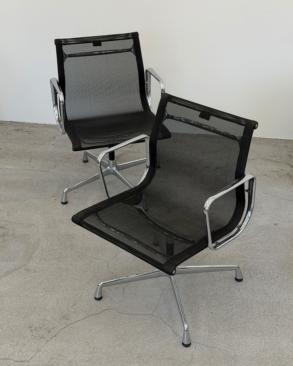 Charles & Ray Eames EA108 Mesh Office Chair for Vitra