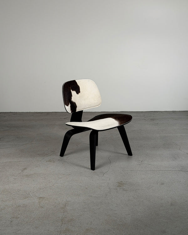 Cowhide 'LCW' Lounge Chair Wood by Charles & Ray Eames for Vitra