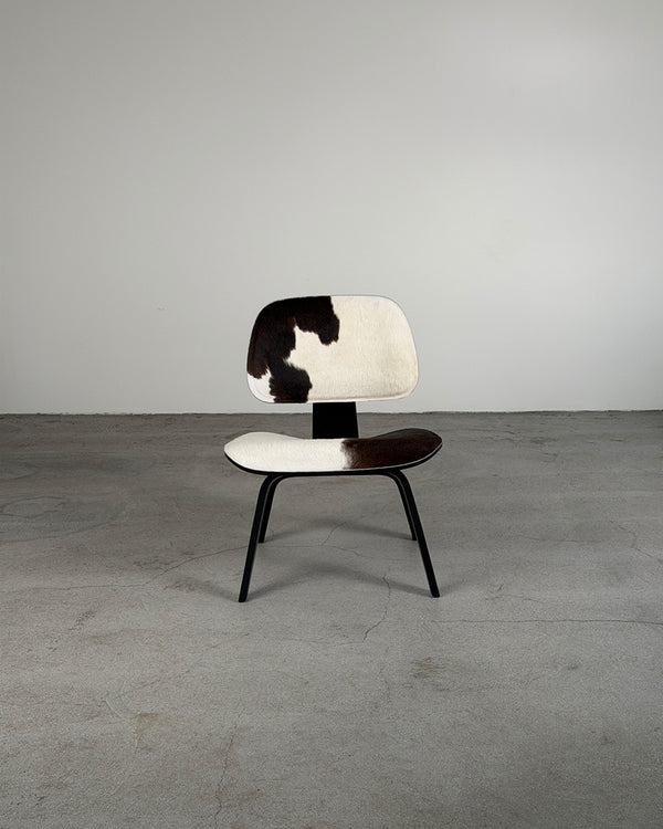 Cowhide 'LCW' Lounge Chair Wood by Charles & Ray Eames for Vitra